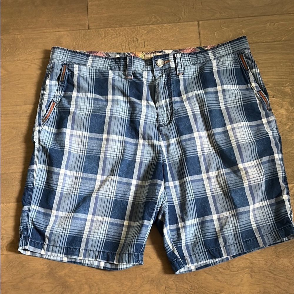 Tommy Bahama 9” Plaid Shorts Blue Men’s Size 40